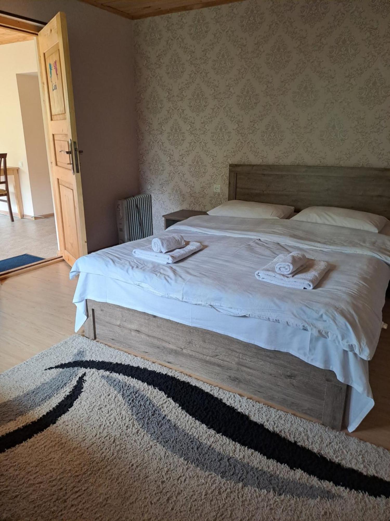 Irina'S Guesthouse เมสเตีย ห้อง รูปภาพ