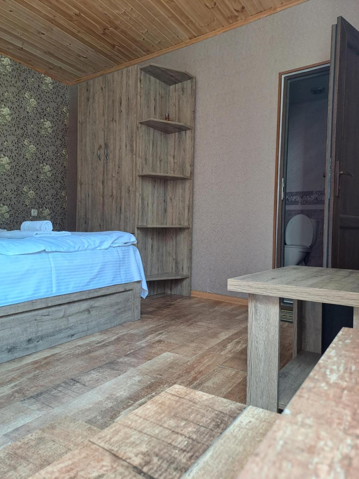 Irina'S Guesthouse เมสเตีย ห้อง รูปภาพ