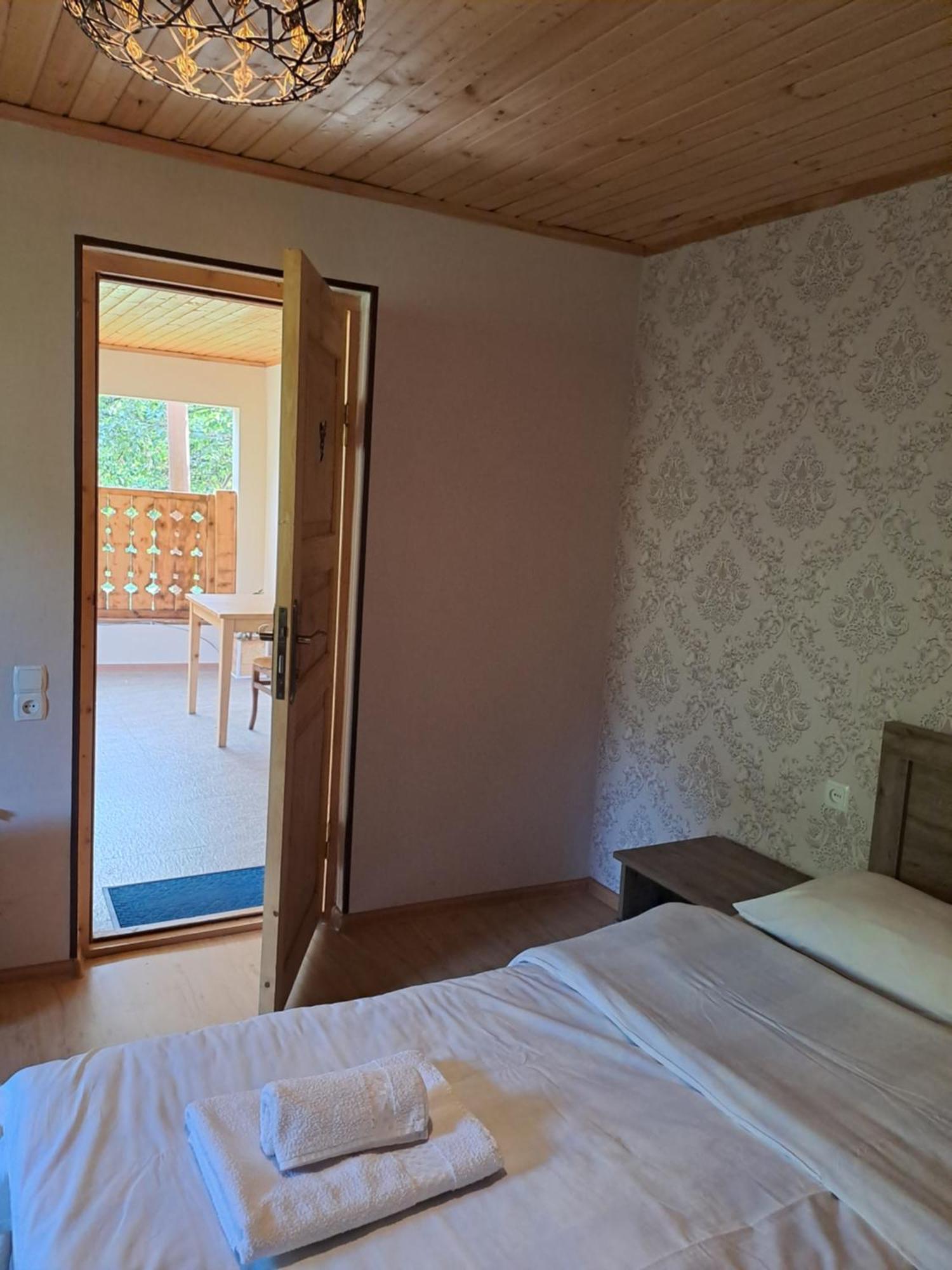 Irina'S Guesthouse เมสเตีย ห้อง รูปภาพ