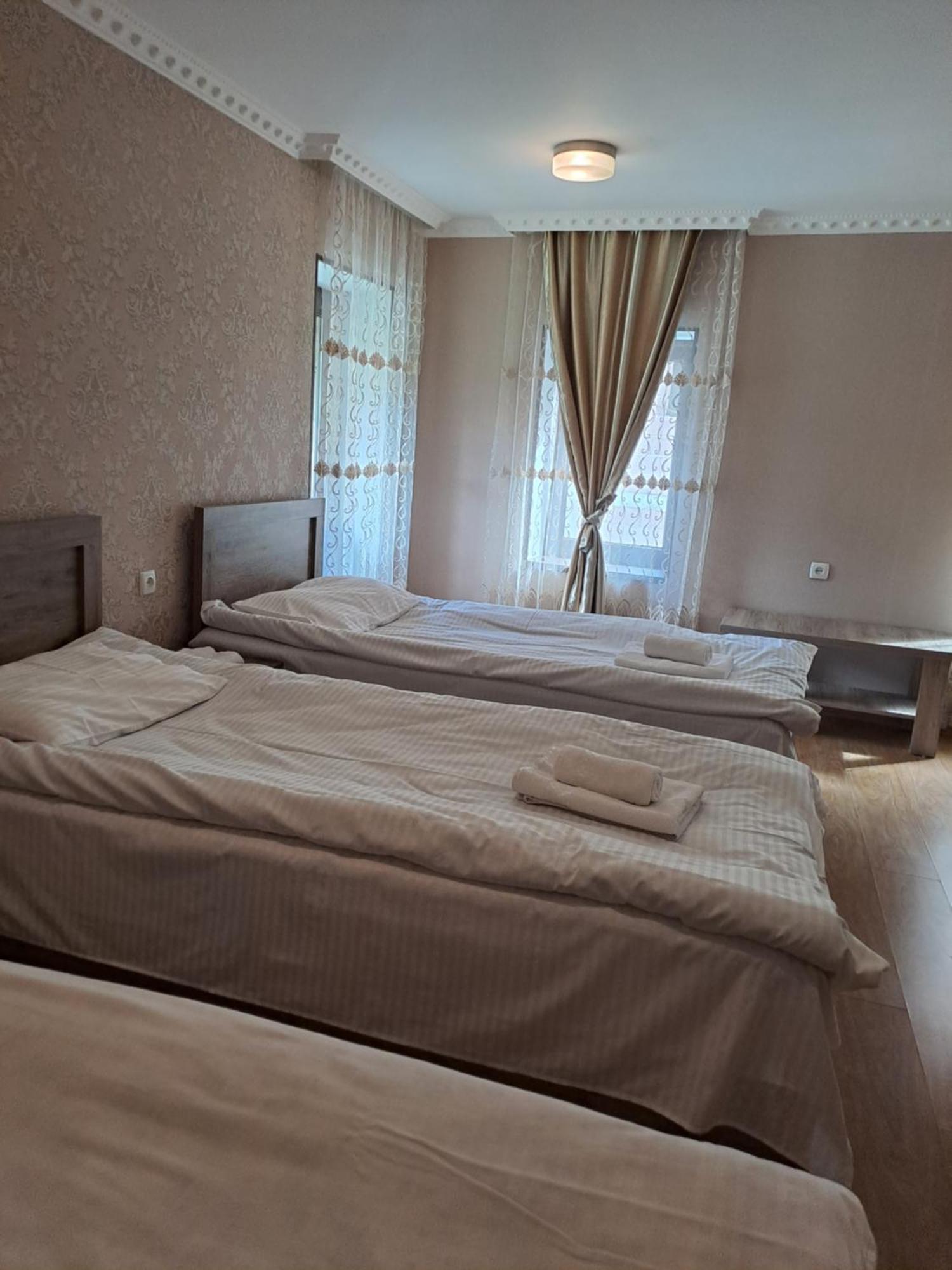 Irina'S Guesthouse เมสเตีย ห้อง รูปภาพ