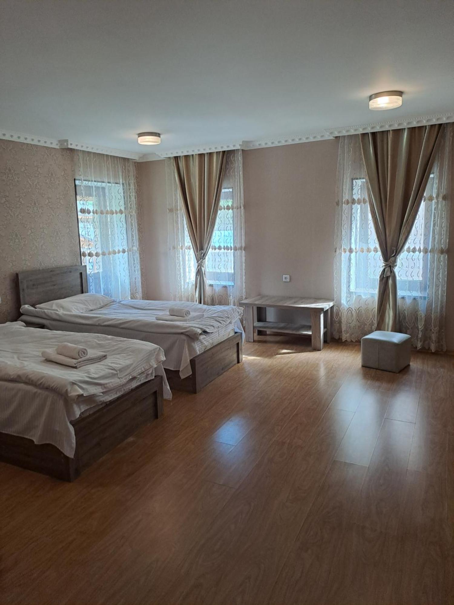Irina'S Guesthouse เมสเตีย ห้อง รูปภาพ