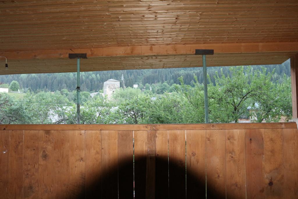 Irina'S Guesthouse เมสเตีย ภายนอก รูปภาพ